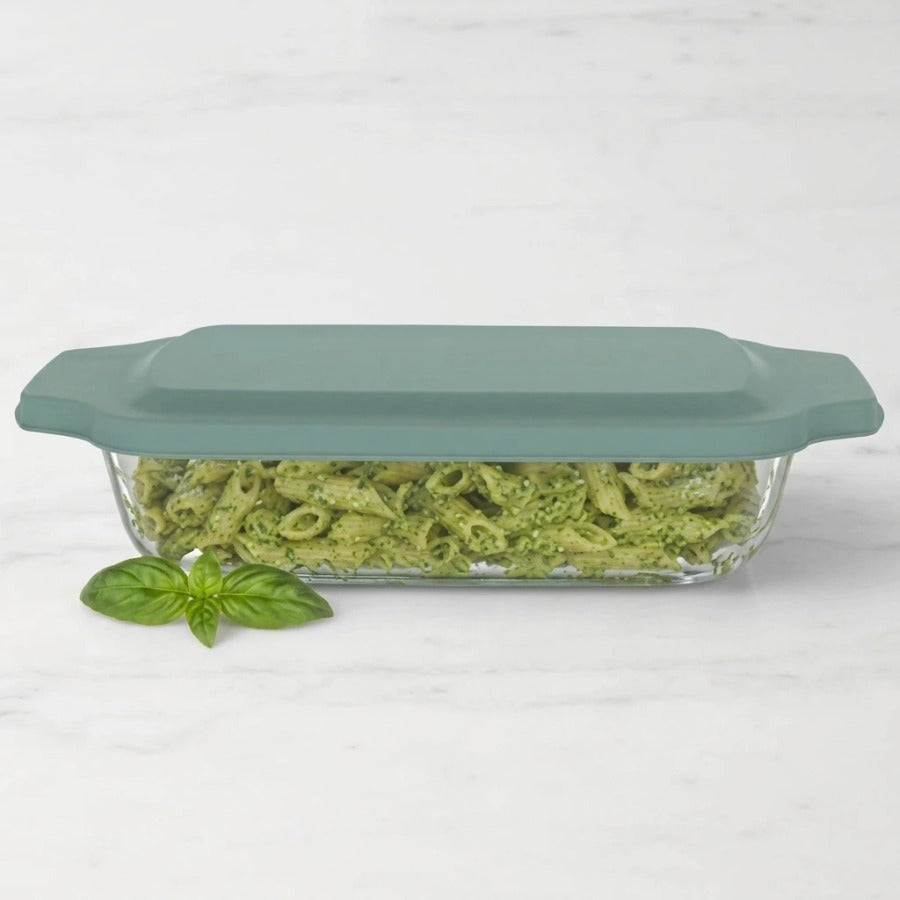 תבנית מלבנית 2 ל' זכוכית + מכסה ירוק GLASS CLOC | Important: preserve the source product(s) — all items appearing in the selected main image, if there is more than one — with 100% accuracy: no changes to shape