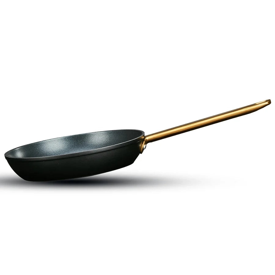 מחבת 32 ס"מ ENIGMA NONSTICK שחור ידיות זהב