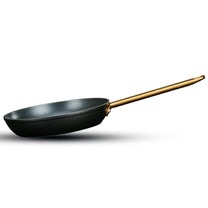 מחבת 32 ס"מ ENIGMA NONSTICK שחור ידיות זהב