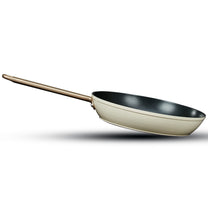 מחבת 32 ס"מ ENIGMA NONSTICK קרם ידיות שמפניה