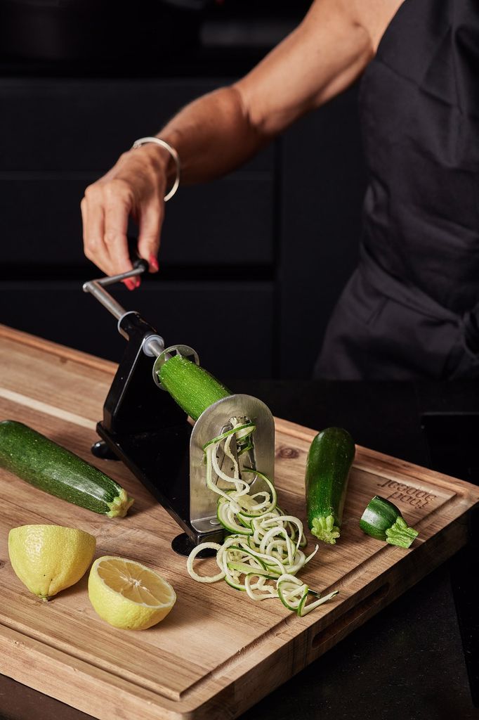 קולפן ספירלה חכם מבית Chef's Choice