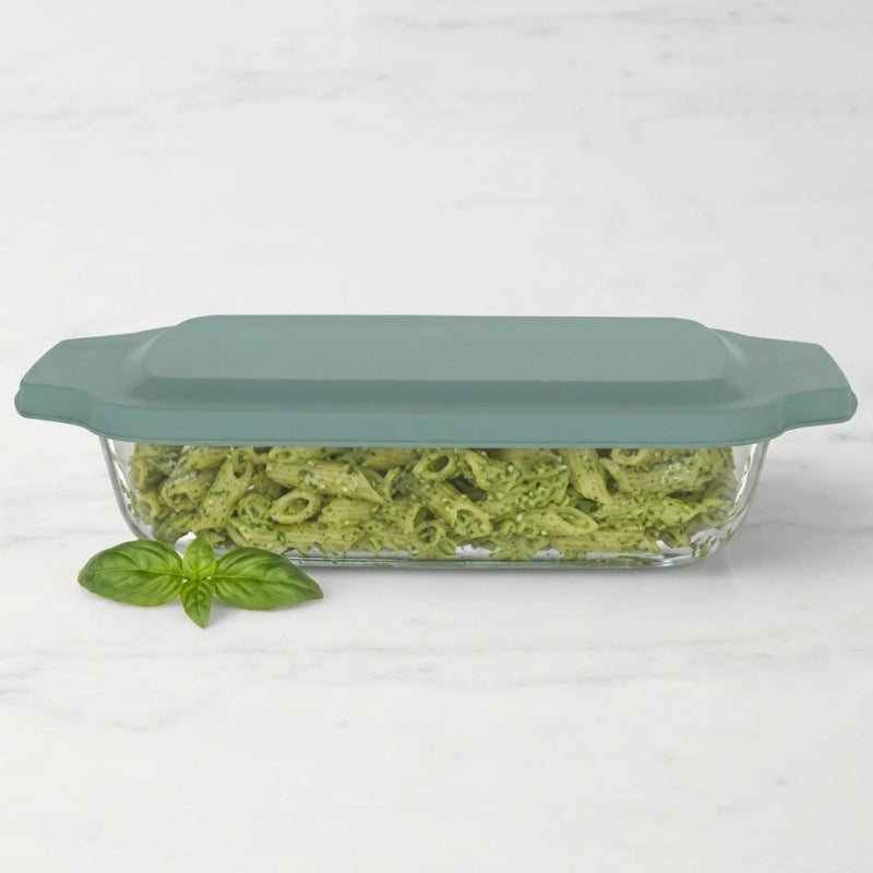 תבנית מלבנית 2 ל' זכוכית + מכסה ירוק GLASS CLOC | Important: preserve the source product(s) — all items appearing in the selected main image, if there is more than one — with 100% accuracy: no changes to shape